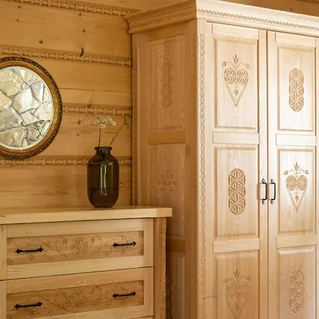 Sywarne Lux * Косцелиско