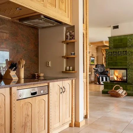 Sywarne Lux Косцелиско